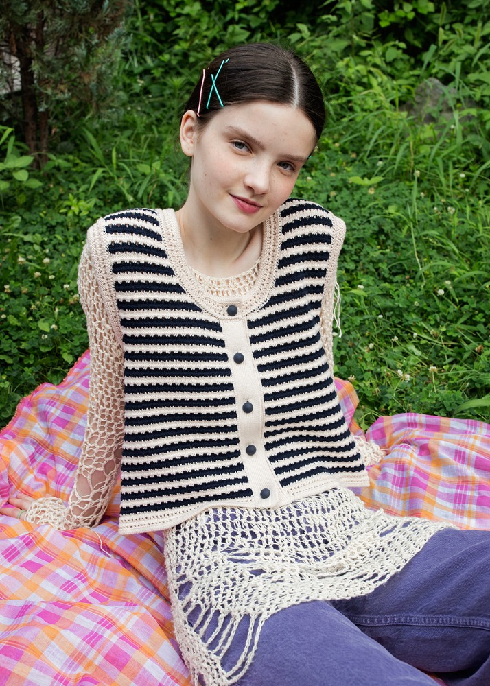 Stripe Crochet Knit Vest [CREAM NAVY]Stripe Crochet Knit Vest [CREAM NAVY]로씨로씨