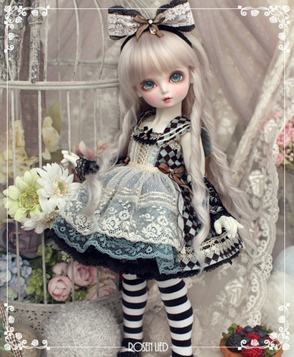 Holiday&#039;s Child Limited BeBe - Alice in Rosenland
