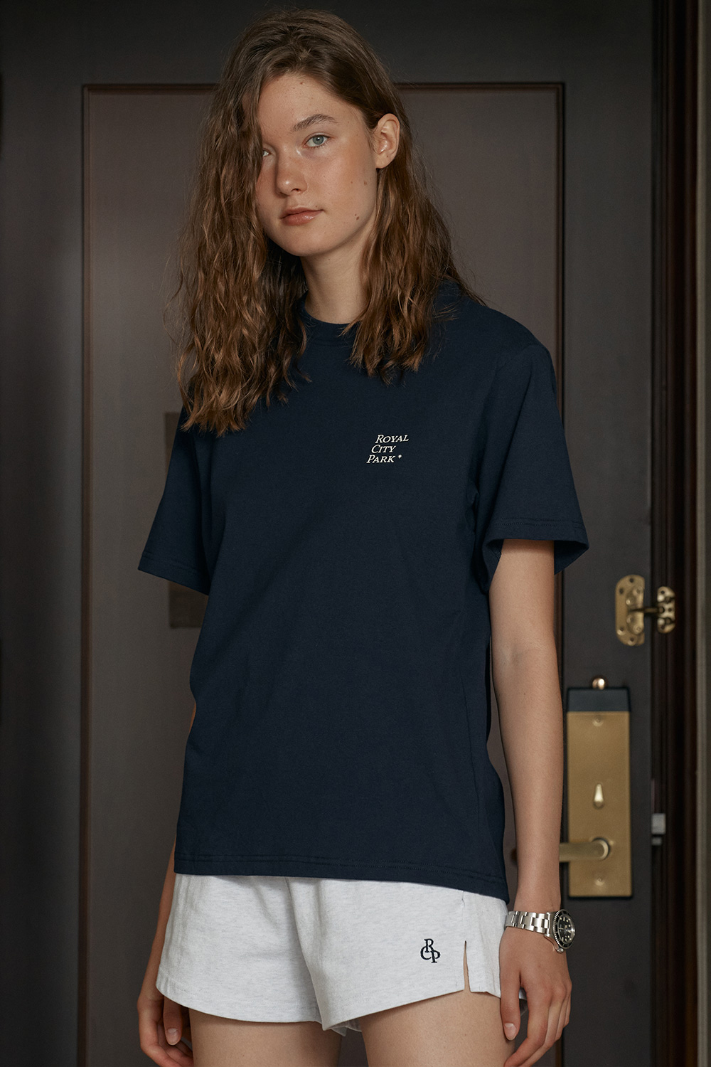 반팔 티셔츠 모델 착용 이미지-S13L11