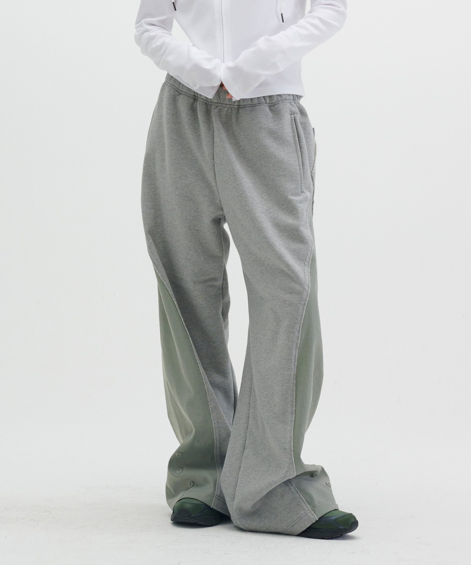 INCISION WIDE SWEAT PANTS [GREY]