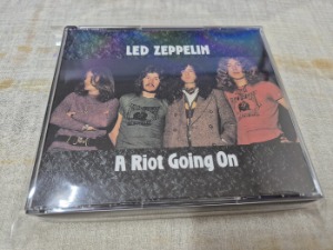LED ZEPPELIN - A RIOT GOING ON (2CD) - rzrecord