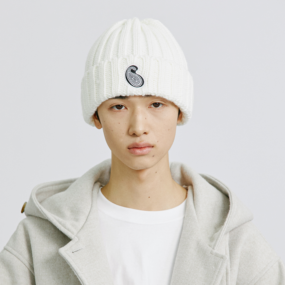 YP PAISLEY PATCH KNIT BEANIE CREAM