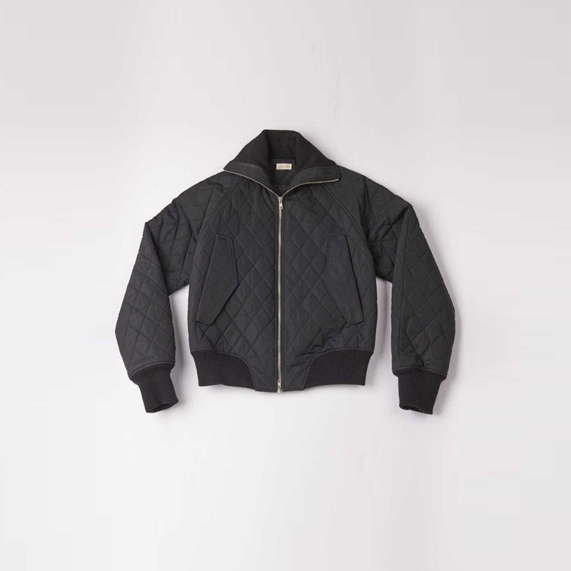 [STEFAN COOKE : 스테판 쿡] Rib-neck Quilted jacket with dancing lady patches black