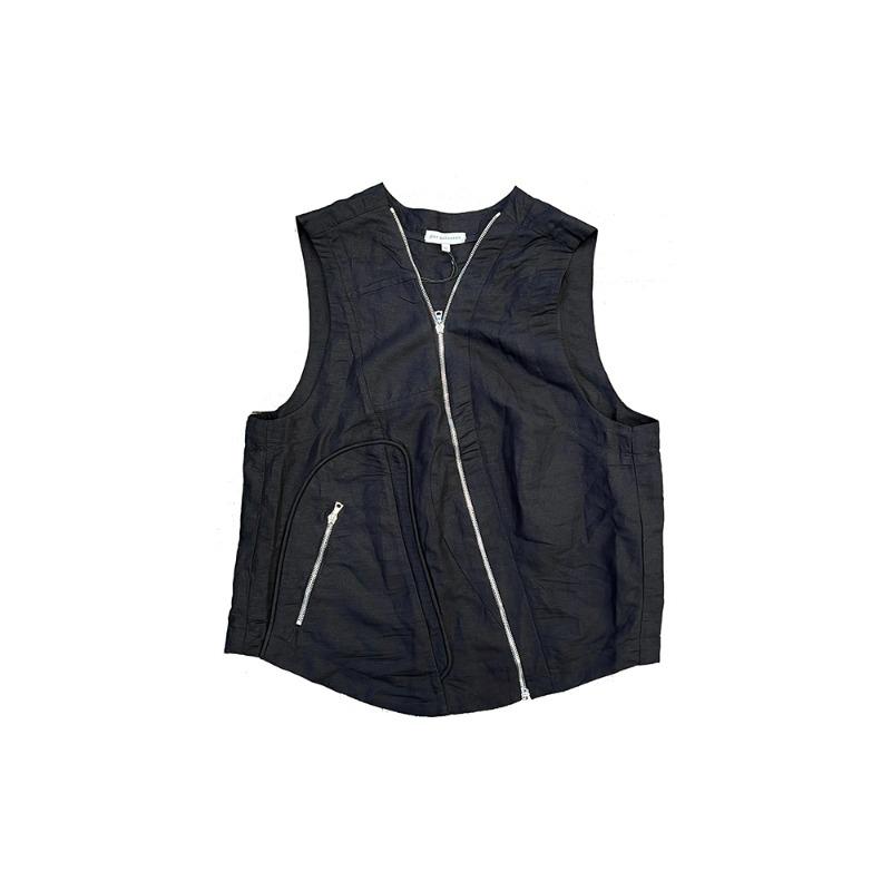 [PER GOTESSON : 페르 예테손] Curved panelled pattern ZIP vest black
