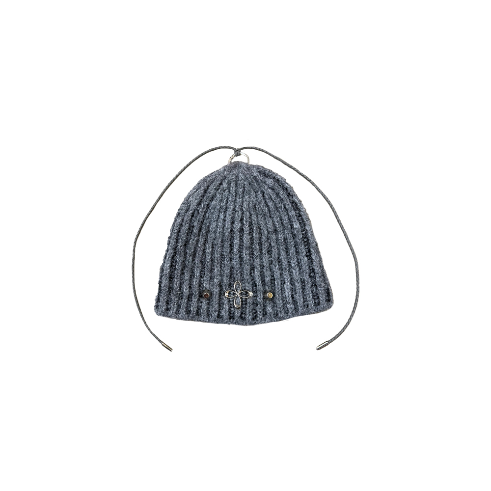 [SURGERY : 써저리] SURGERY CLOVER LOGO DOUBLE-STRAP BEANIE GREY