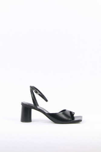 Aveline Sandals Leather Blackblanc sur blanc blanc sur blanc 블랑수블랑 디자이너 슈즈