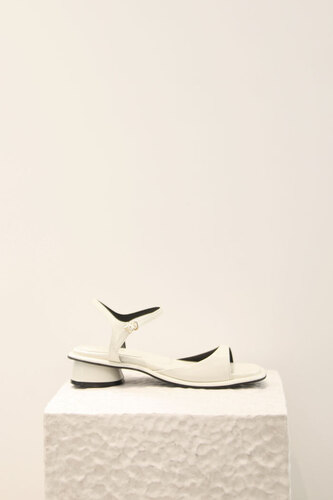 Jenny Sandals Leather Ivory 3cmblanc sur blanc blanc sur blanc 블랑수블랑 디자이너 슈즈