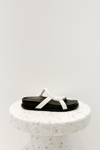 Milo  Slides Leather Ivoryblanc sur blanc blanc sur blanc 블랑수블랑 디자이너 슈즈