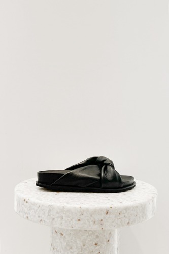 Oliver Slides Leather Blackblanc sur blanc blanc sur blanc 블랑수블랑 디자이너 슈즈