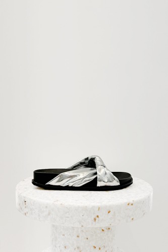 Oliver Slides Leather Silverblanc sur blanc blanc sur blanc 블랑수블랑 디자이너 슈즈