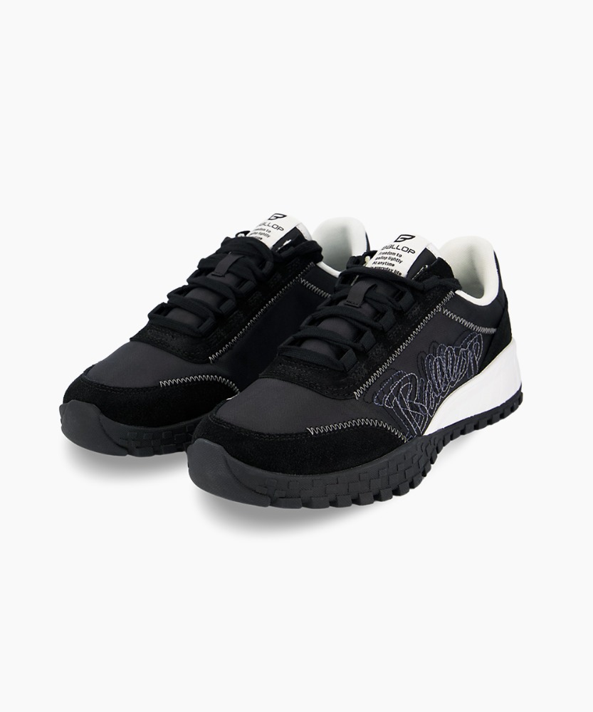 Embroidered Jogger Waffle Sneakers [Black]