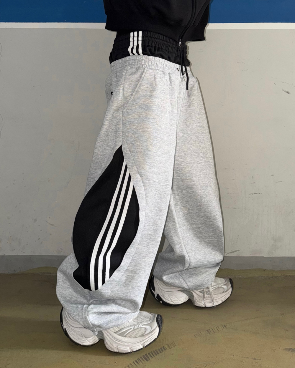 바지 모델 착용 이미지-S2L4