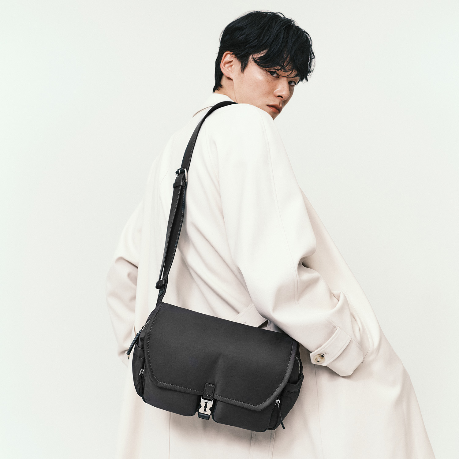 vunque ショルダーバッグ Toque Baguette Minicross Black – vunque