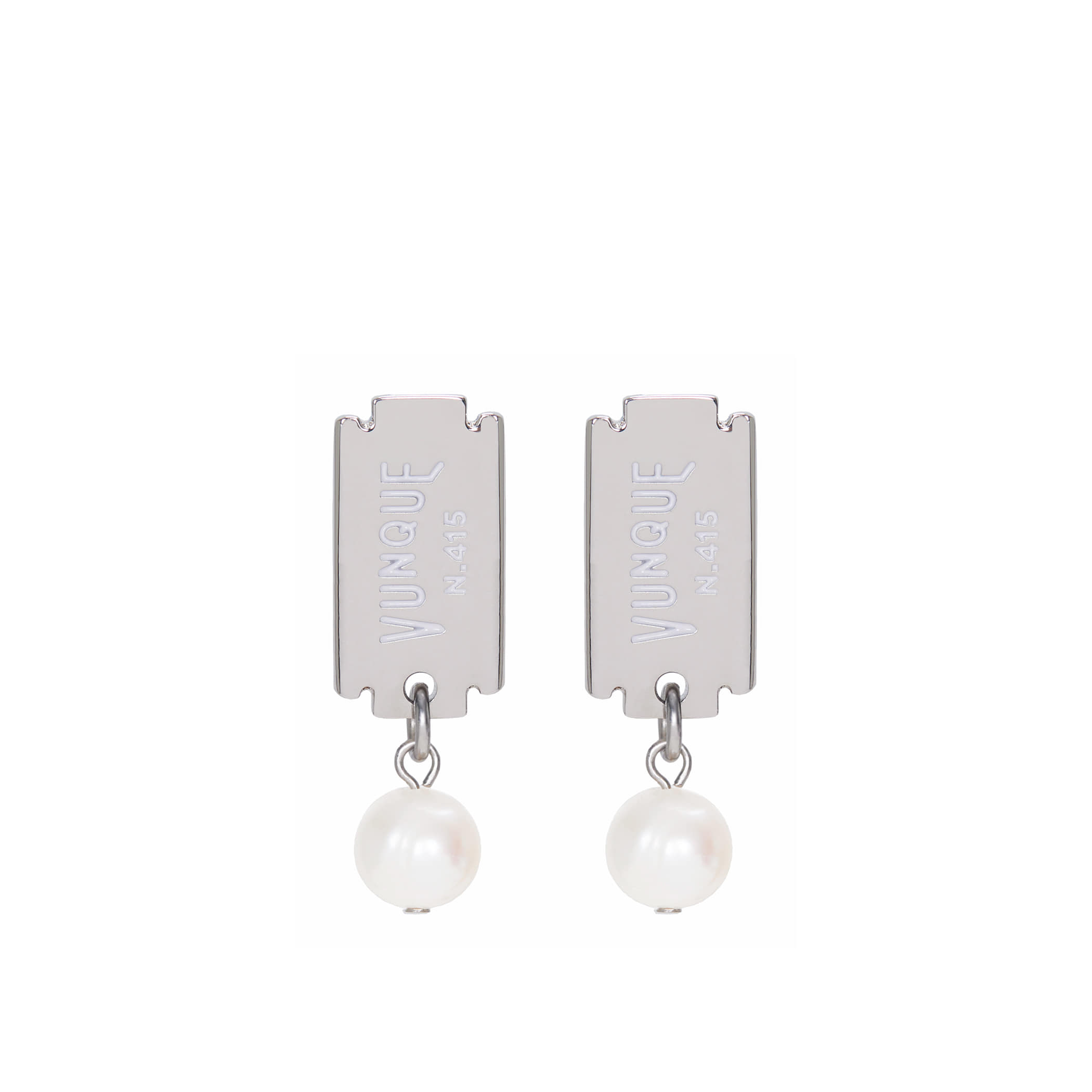 Meaning Out(M.O) Razor Pearl Earring (M.O 레이저 펄 이어링) White