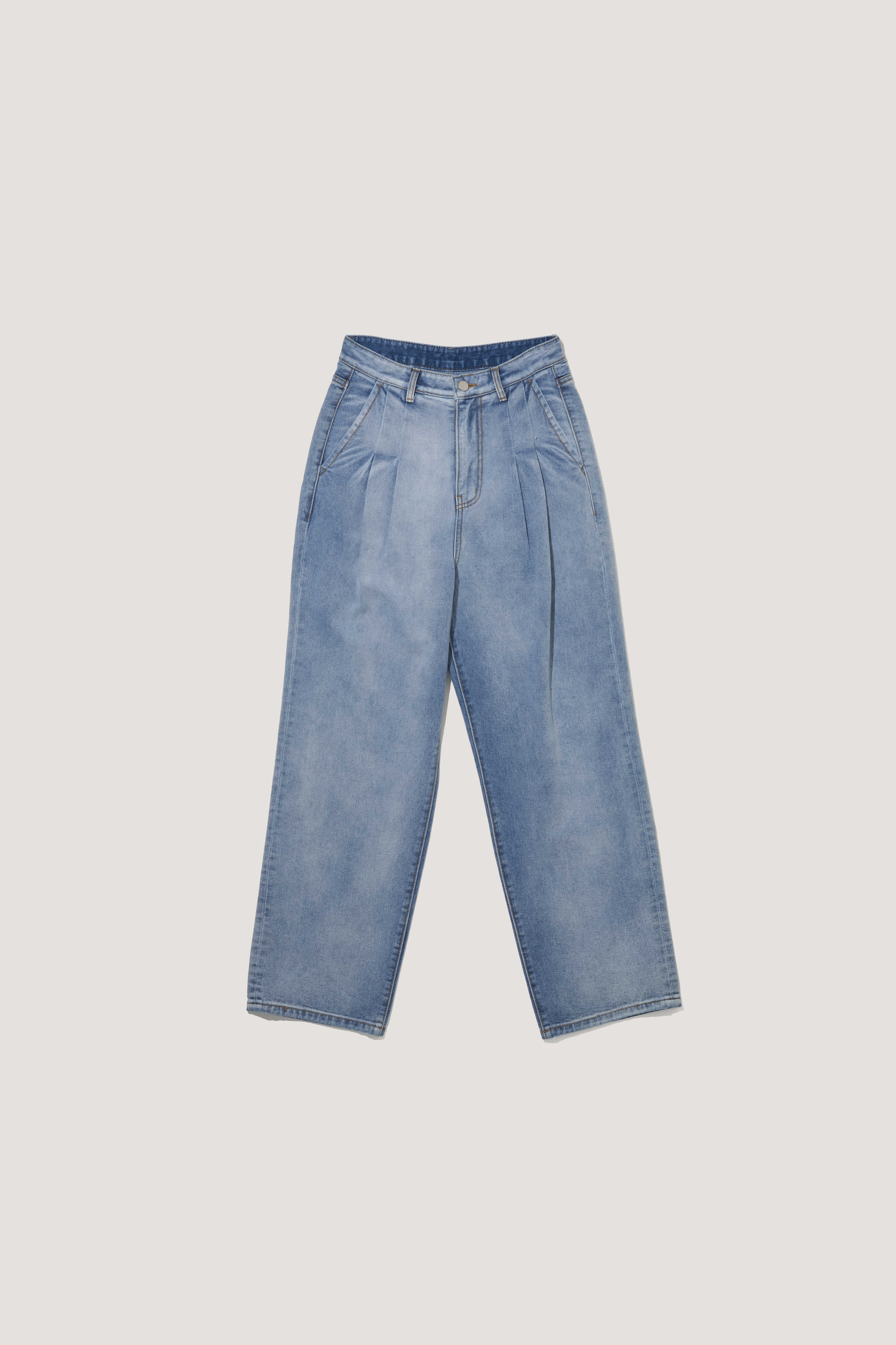 Two-Pleat Loose Fit Jeans [blue]