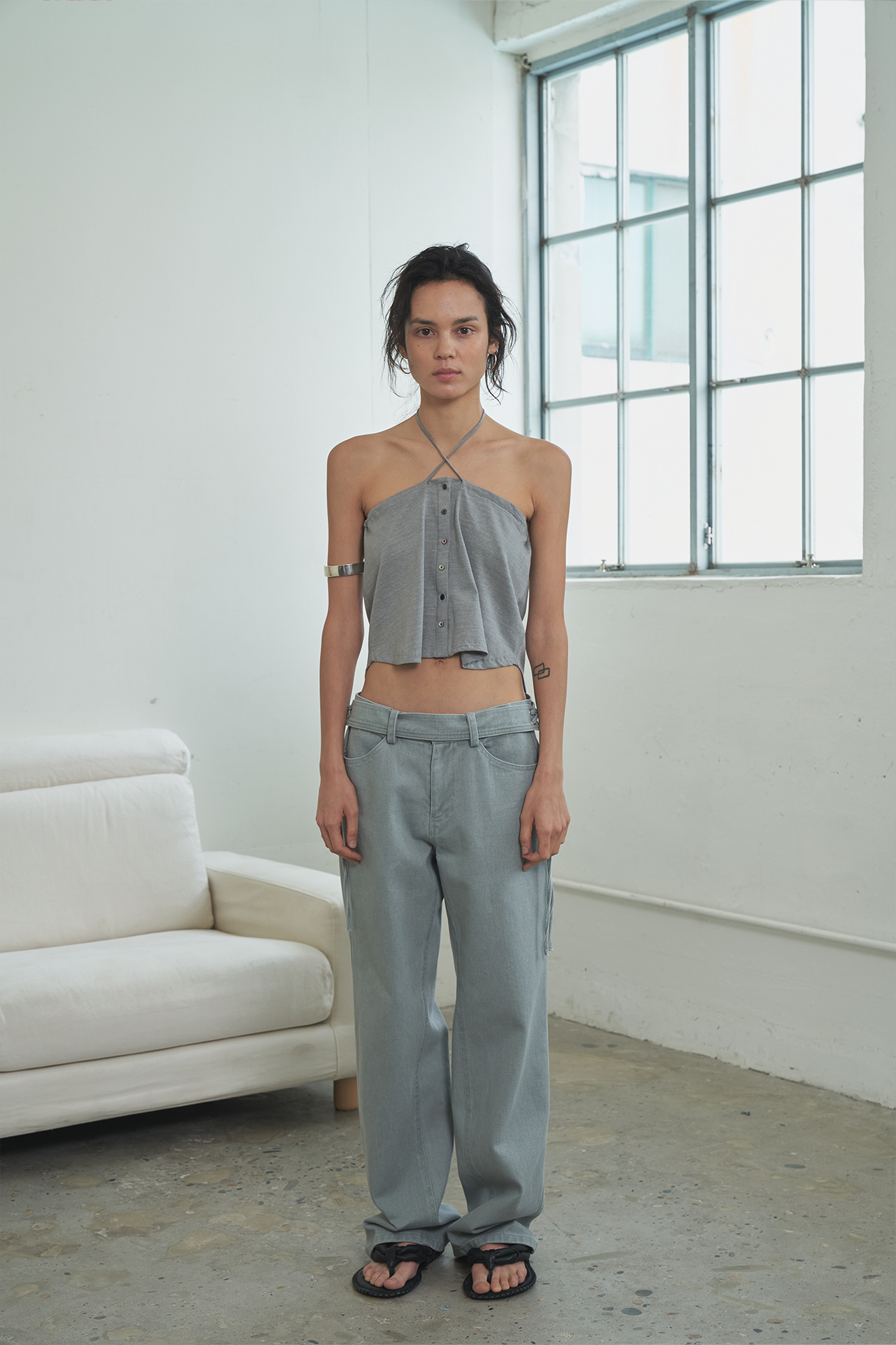 [ESSENTIAL LINE] Two-way Twisted Button Top [light grey]