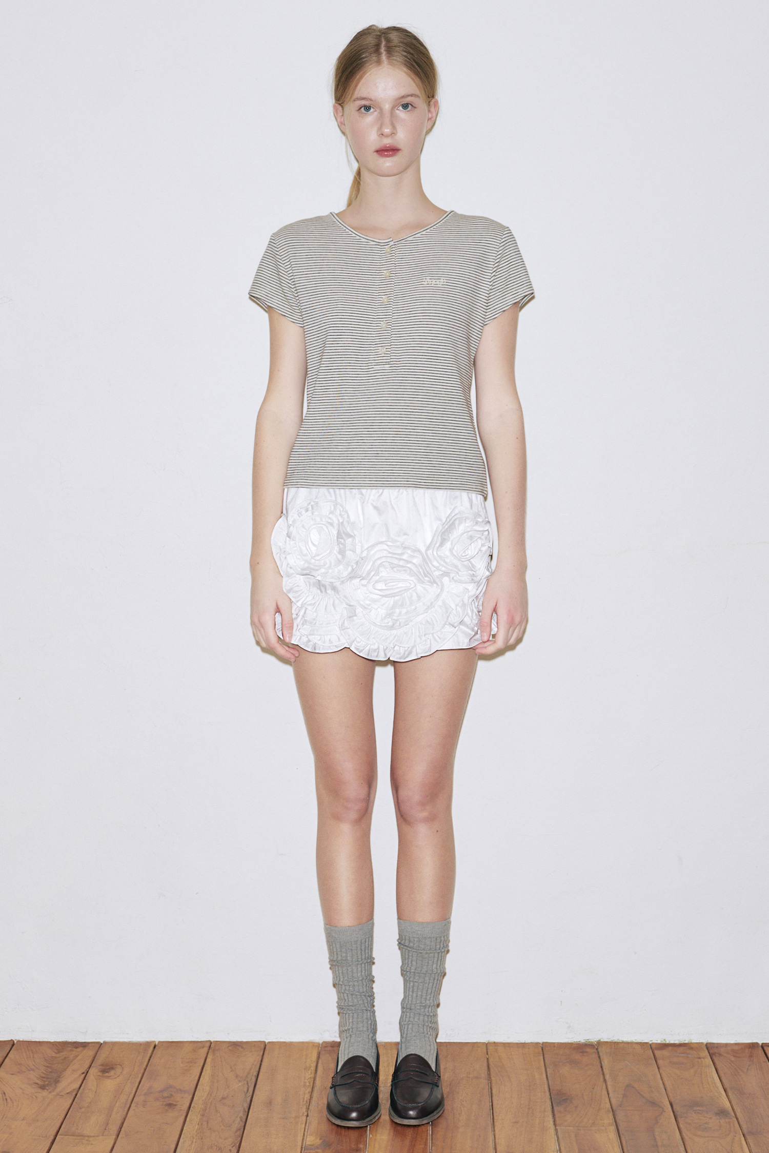 SINOON] 스커트 Rose Frill Mini Skirt 화이트 | 여성 스커트