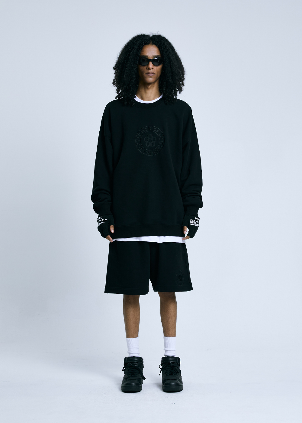 EMBLEM EMBROIDERY SWEATSHIRT (BLACK)GRAFFITIONMIND