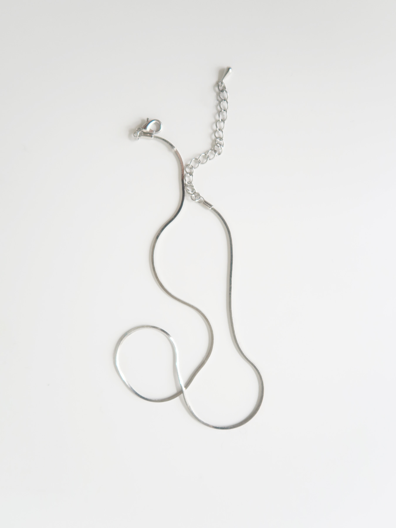 simple line necklace