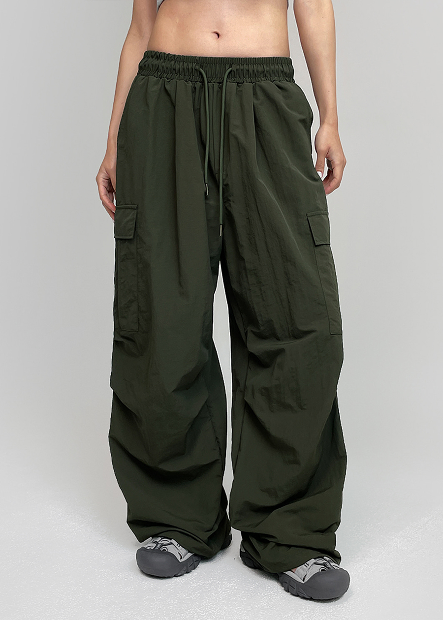 【BLACKUP】Chica Nylon Cargo Pants UNISEX Chica Nylon Cargo Pants - BLACKUP
