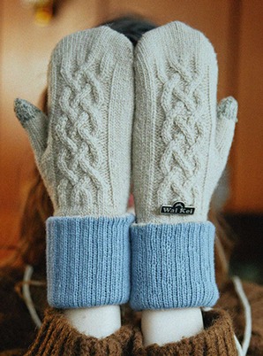 WAIKEI CABLE KNIT GLOVES