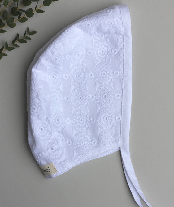 [특가] Baby Bonnet - White Embroidery