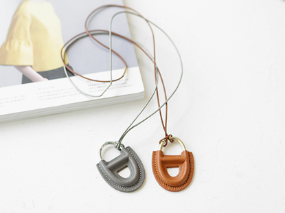 Leather horn necklace