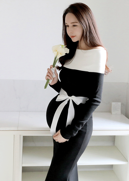 Maternity Wear*Color Off-the-Shoulder Dress