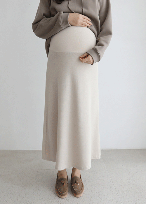 Maternity clothes* with coccyx skirt lining brushed