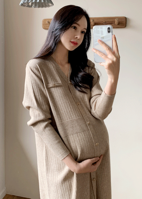 Maternity long sleeve gold knit dress
