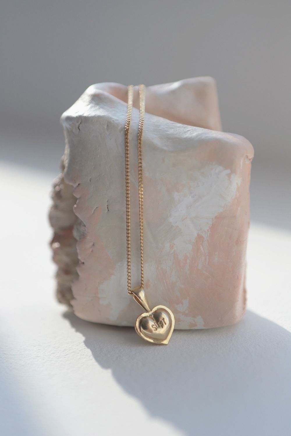 soft heart necklace_ gold