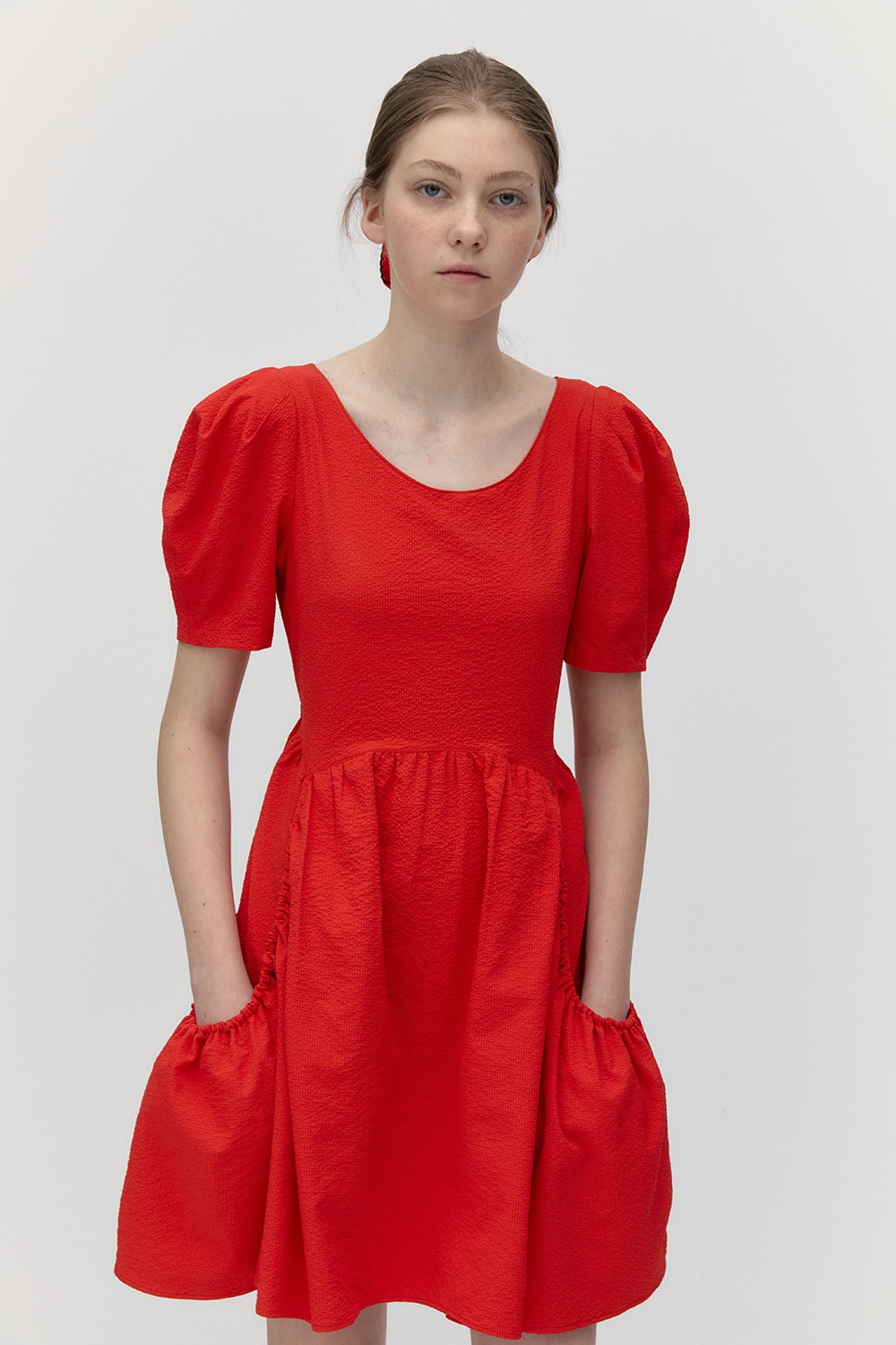 STRING RIBBON PUFF ONE-PIECE [RED]