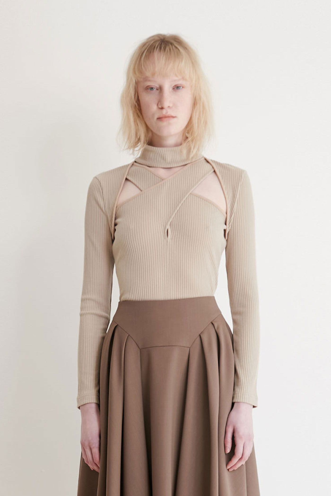 Cross Cut-Out Detail Turtleneck Top_BE