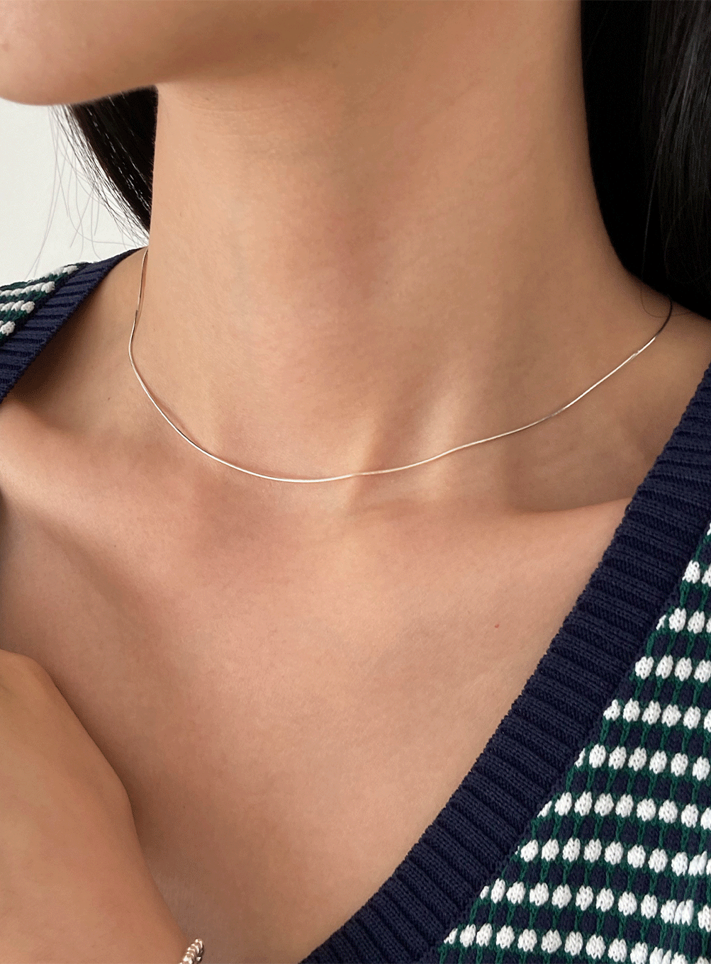 Thread necklace