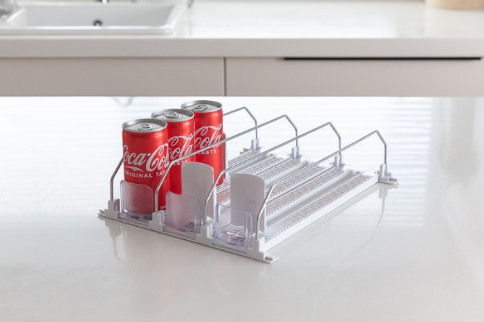 Automatic can drink dispenser arrangement rack