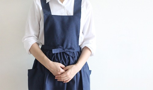 Pretty skirt type apron apron