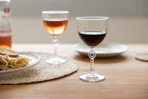 Pleatsed ring wine glass
