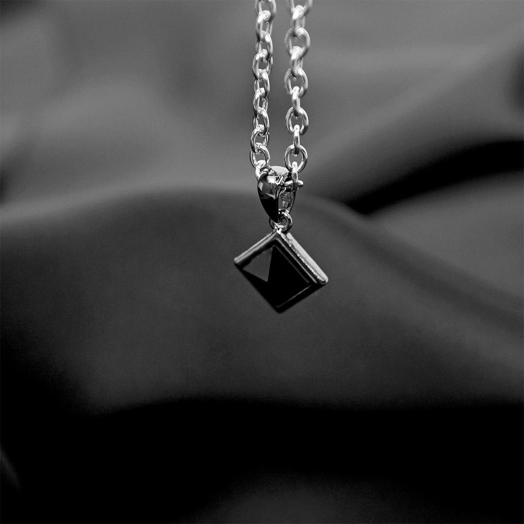 Pyramid Onyx Pendant Steel Necklace N122