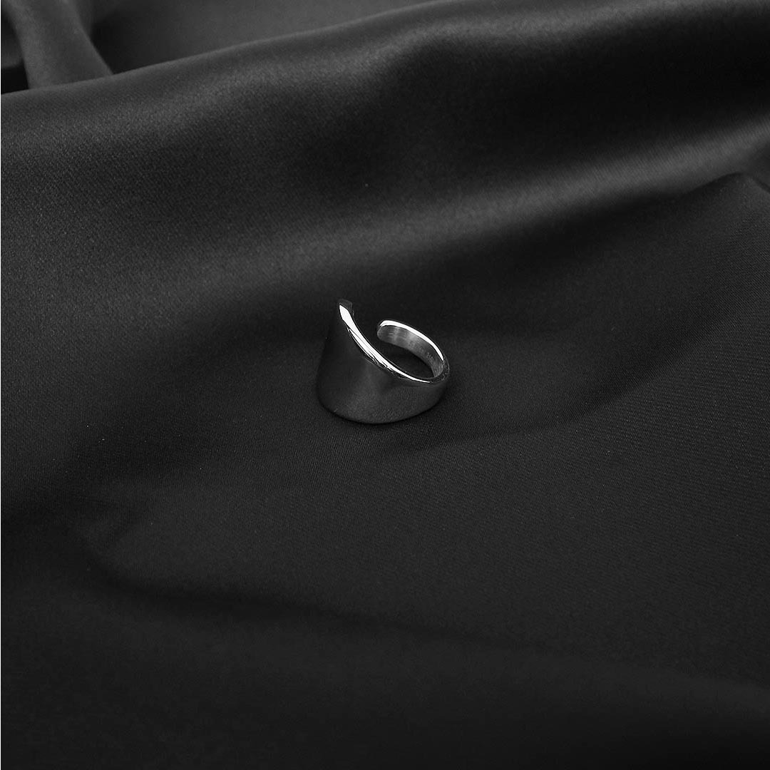 Stainless Steel Comma Ring 1388