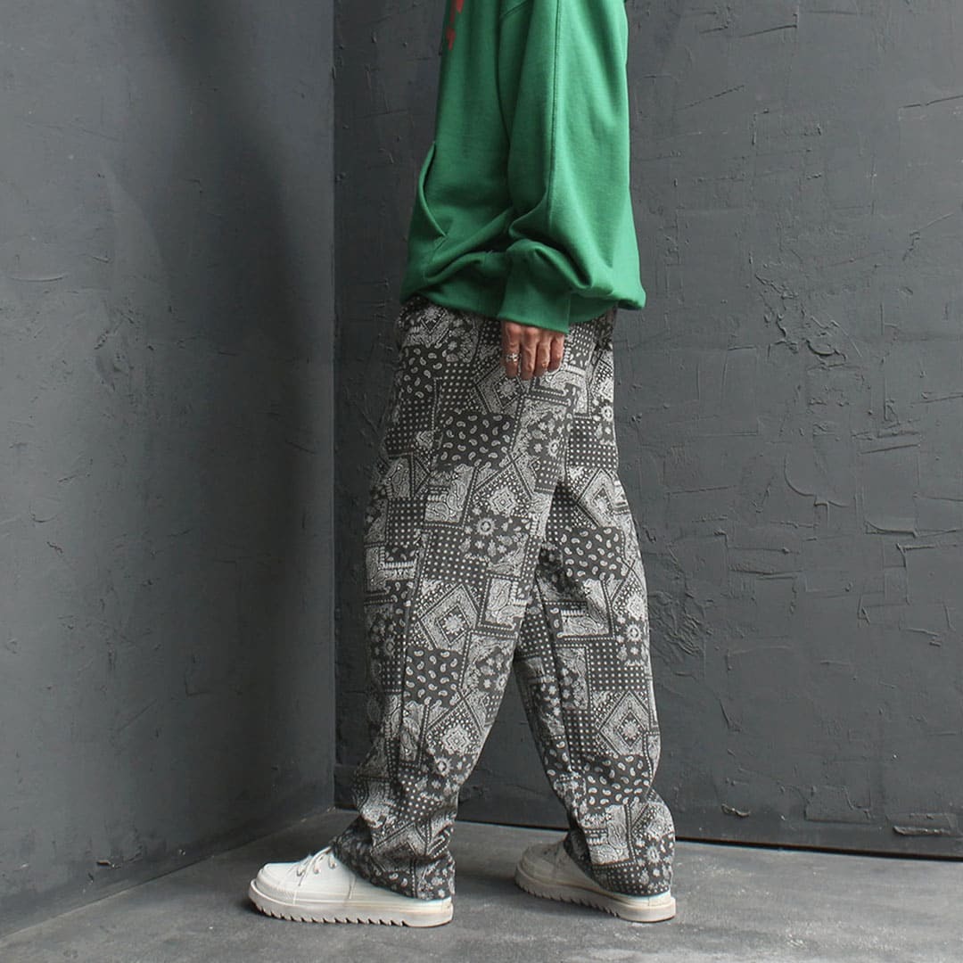 Wide Paisely Pattern Sweatpants 3488
