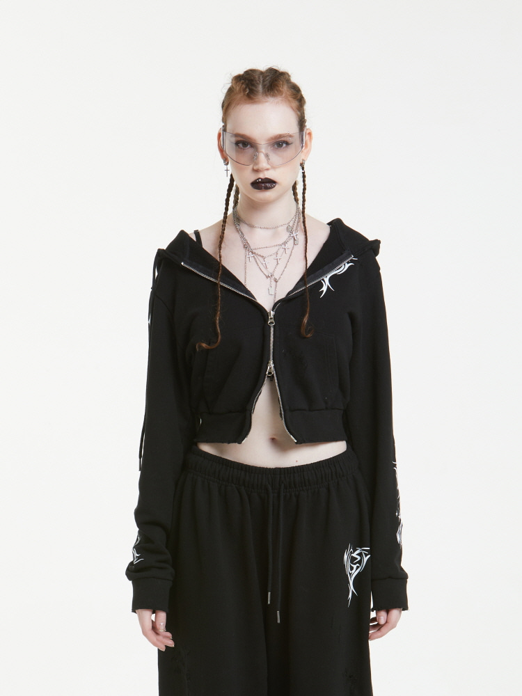 TRIVAL CROPPED HOODY