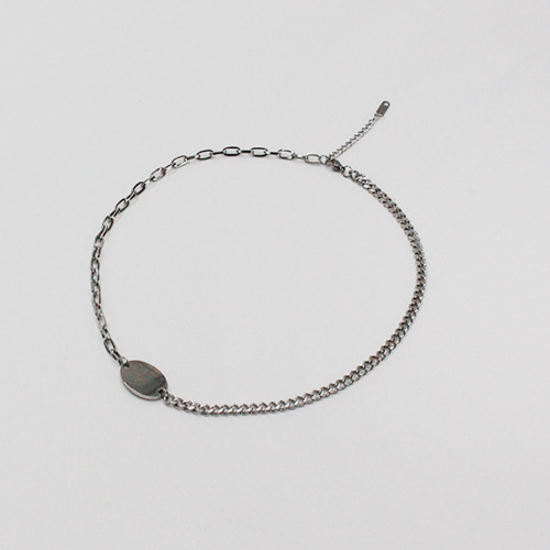 Oval Plate Unbalance Chain Necklace