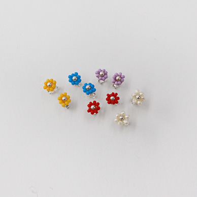Tiny Tiny Beads Flower Earrings