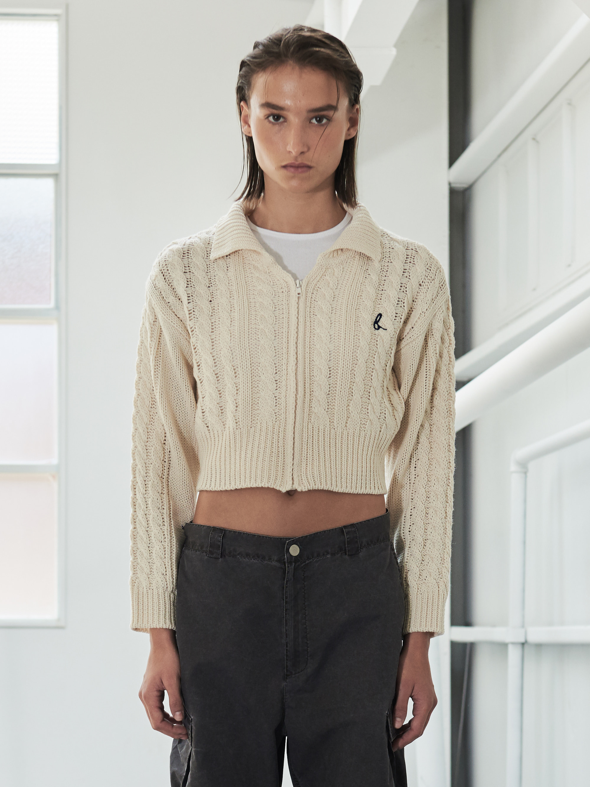 CROPPED CABLE KNIT ZIPUP JACKET (IVORY)