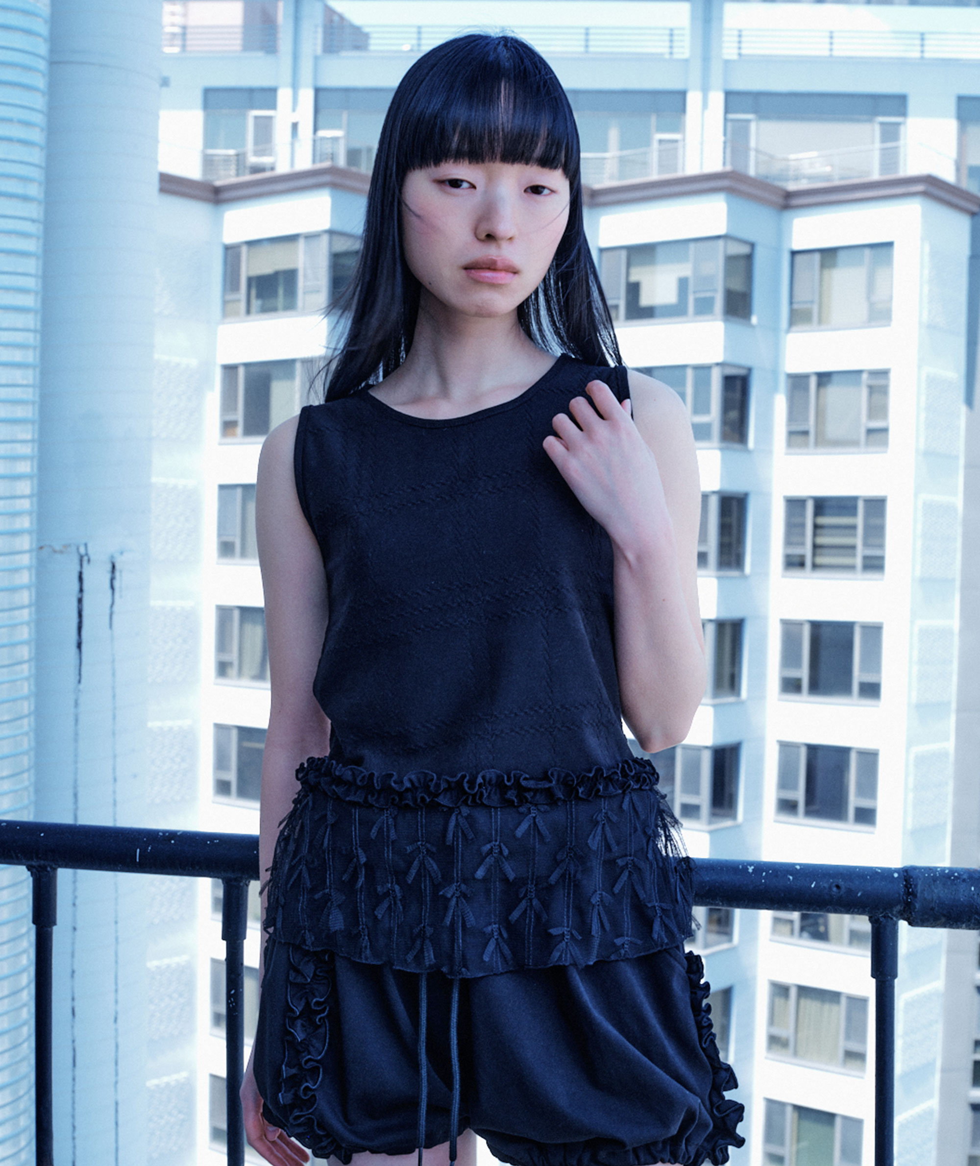 ◆typeservice◆ Ruffled Button TShirt Off White NHTT25OWF ☆KISS OF LIFE ハヌル 着用！！【TYPESERVICE】Ruffled Button