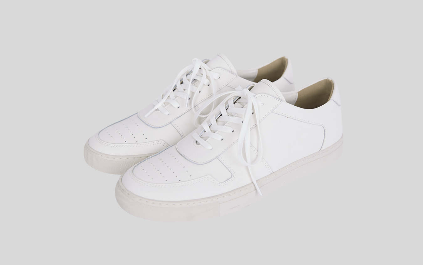 Closed Lacing Sneakers(White)