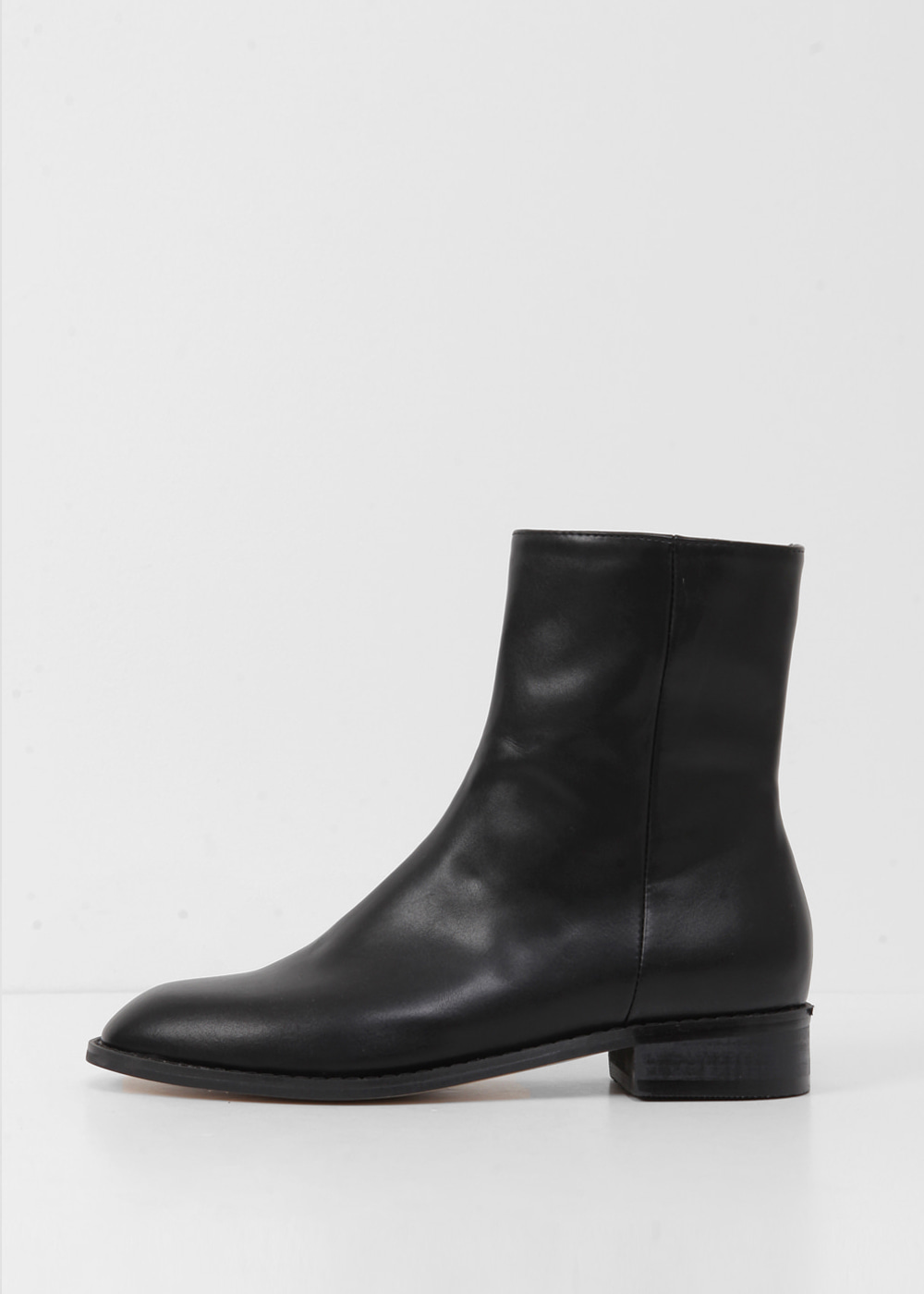Basic leather ankle boots