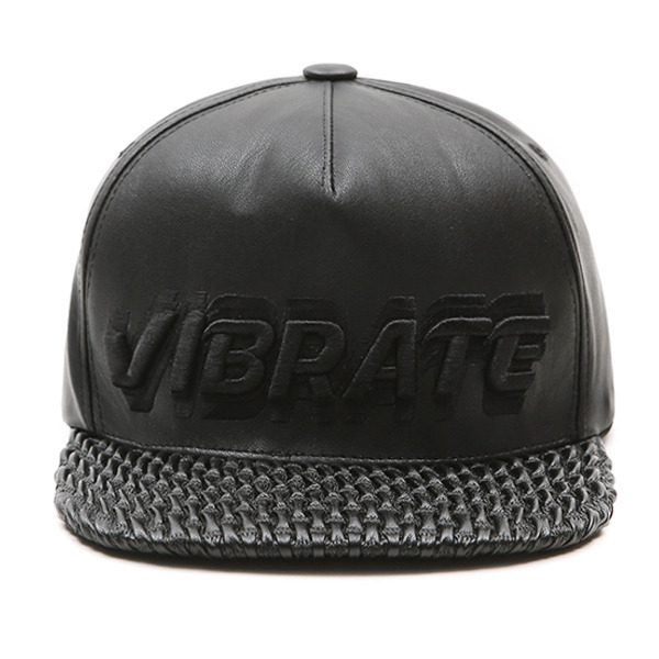 VIBRATE - SIGNATURE NAME (leather black)