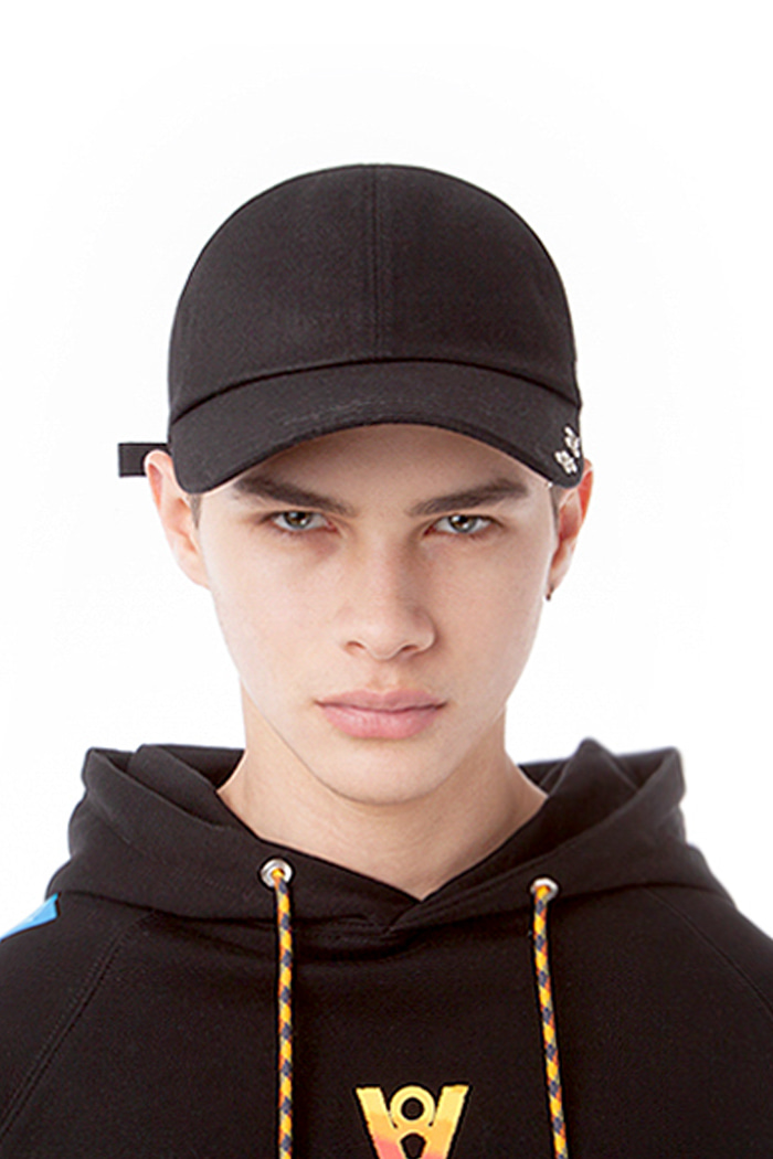 DOUBLE PUNCHED CAP (BLACK)