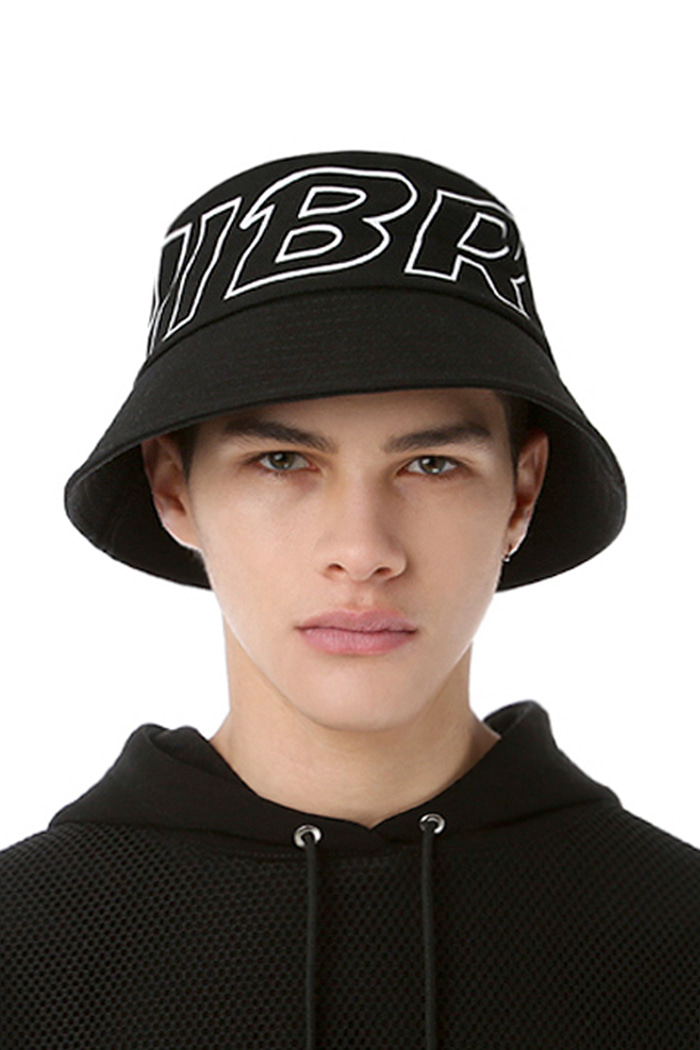 STROKE LOGO POINT BUCKET HAT (BLACK)